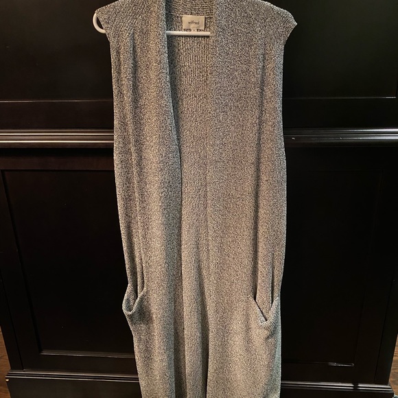Wilfred Sweaters - Aritzia - Wilfred Dunkirk Sleeveless Knit Vest / Cardigan - Size Medium